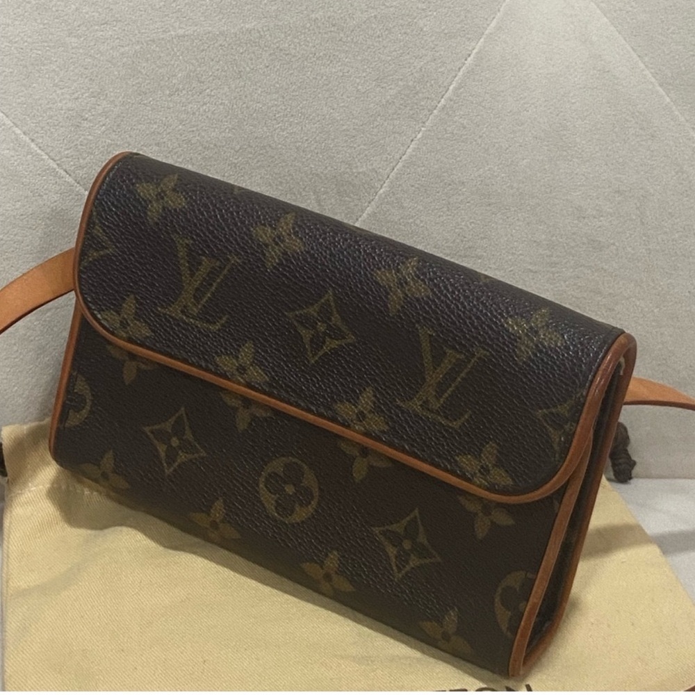 LOUIS VUITTON Brown Monogram Belt Bag & Dust Bag, EUC - Picture 7 of 14